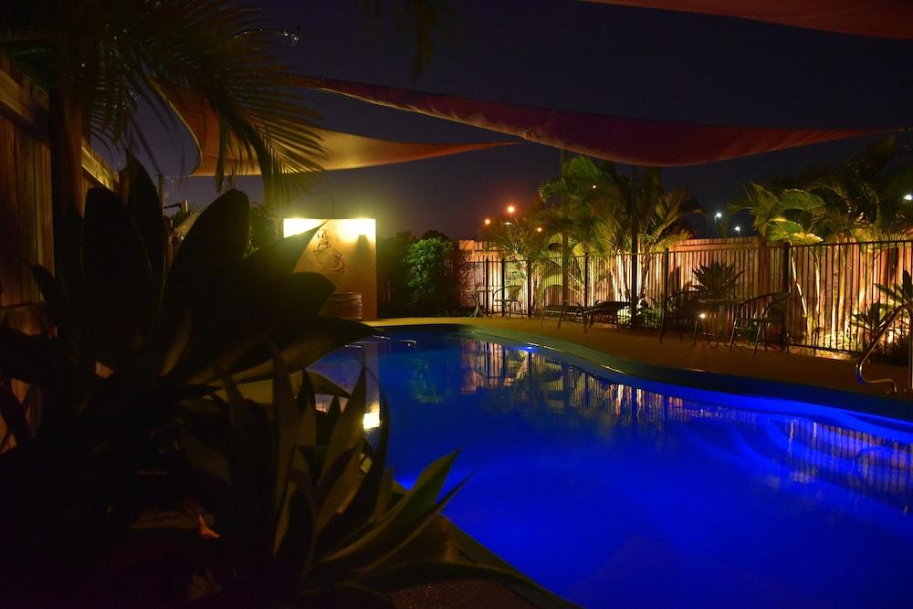 Bluewater Harbour Motel ボーエン エクステリア 写真