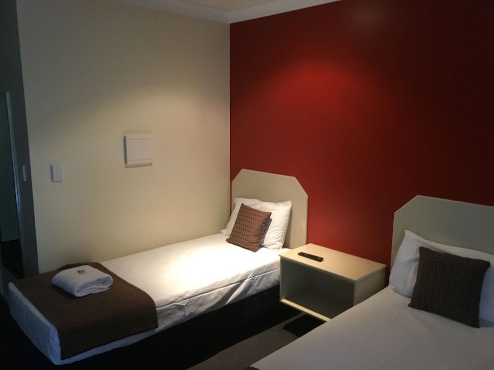 Bluewater Harbour Motel ボーエン エクステリア 写真